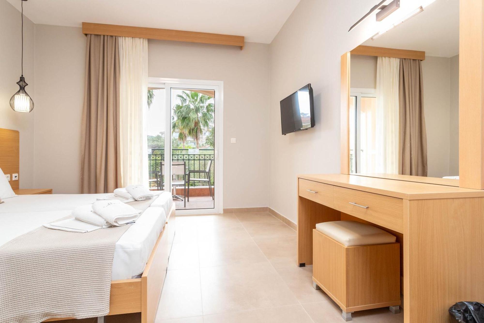Aloni Hotel Pefkochori Extérieur photo
